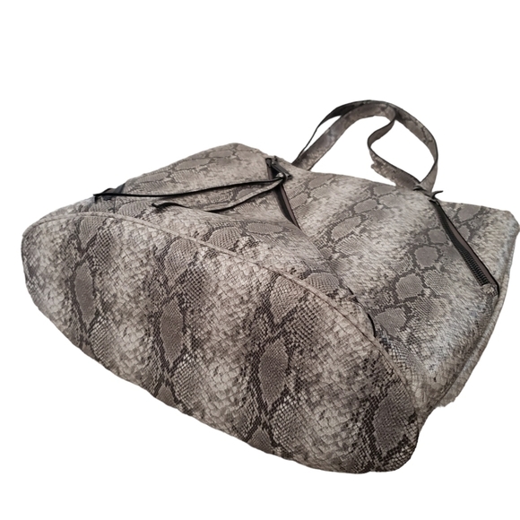 Joe's Gray Snakeskin Embossed Tote Bag Meets Personal Item Flight Reqs - Picture 4 of 11